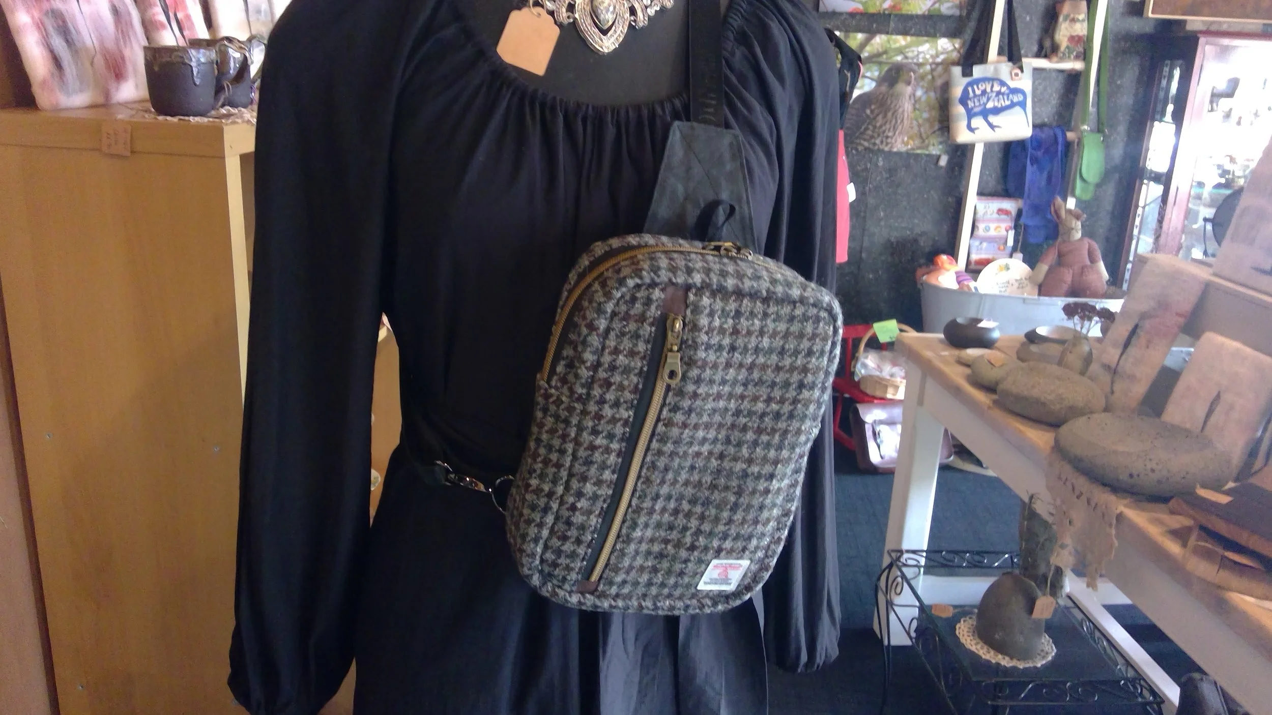 Harris Tweed® Sling Bag - Houndstooth